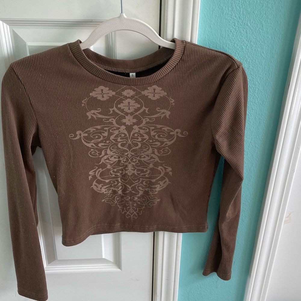 Brown Long Sleeve Top with Pattern